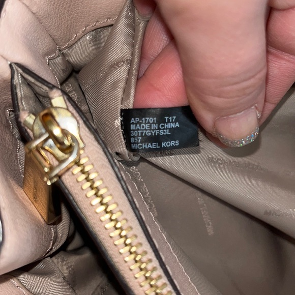 Well Loved MK Purse - Picture 10 of 14